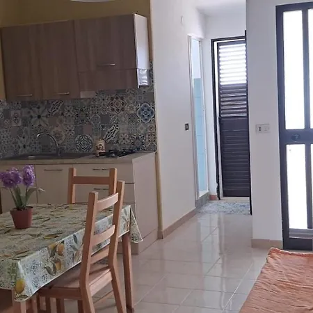 Bilocale Fronte A מרצאממי